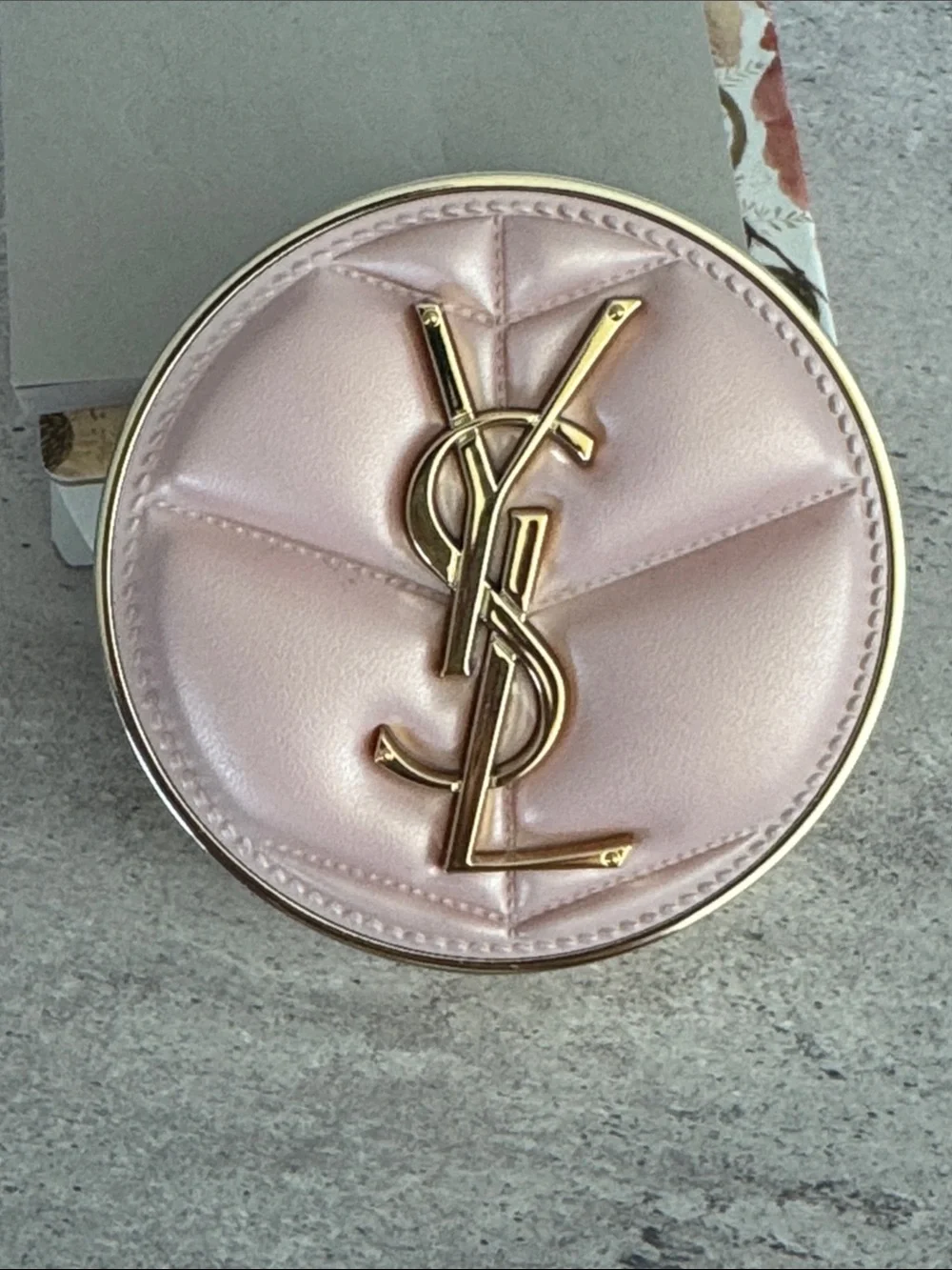 Yves Saint Laurent Skin Affair Soft Glow Cushion Foundation Color LN10